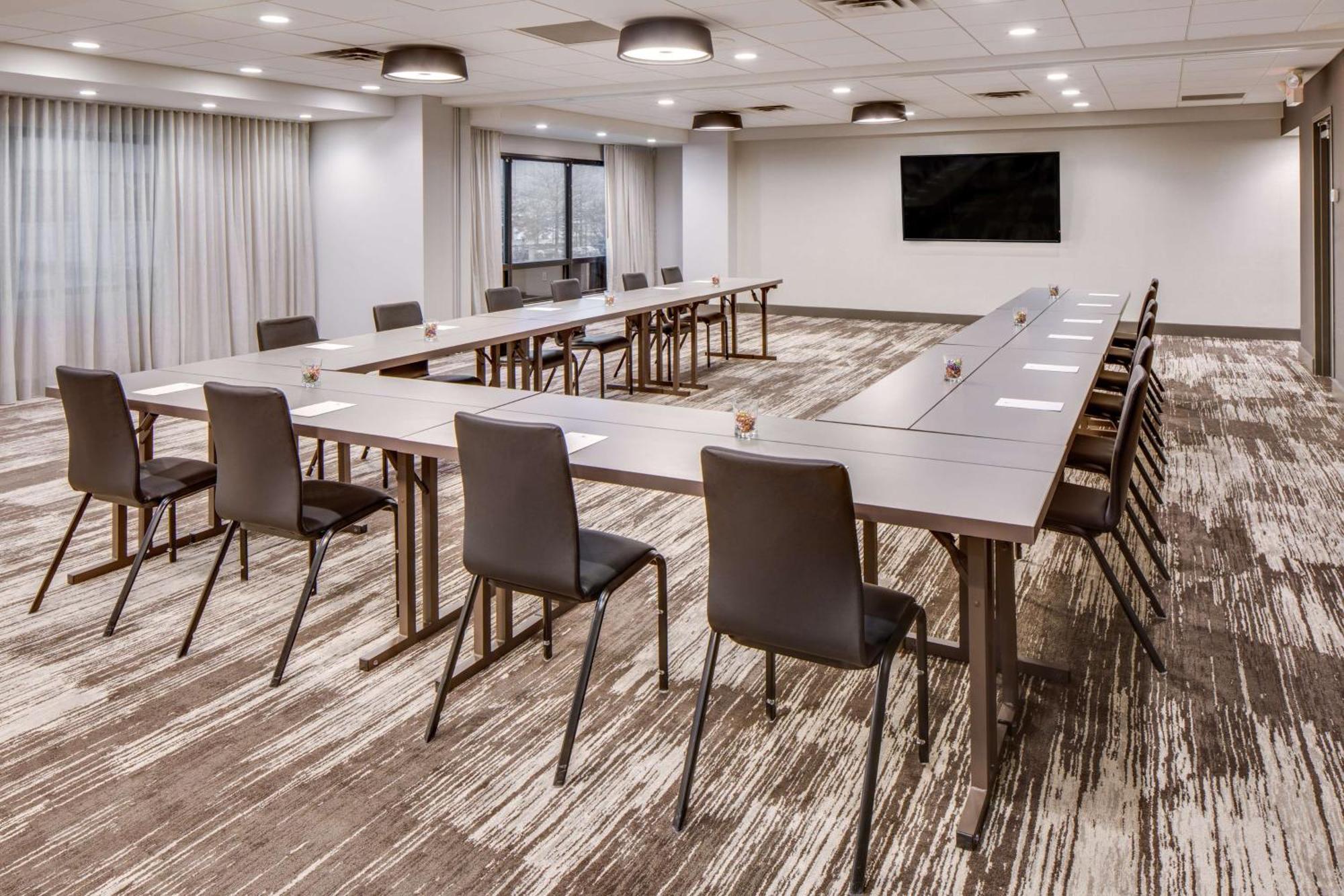 Doubletree By Hilton Hotel & Suites Джърси Сити Екстериор снимка