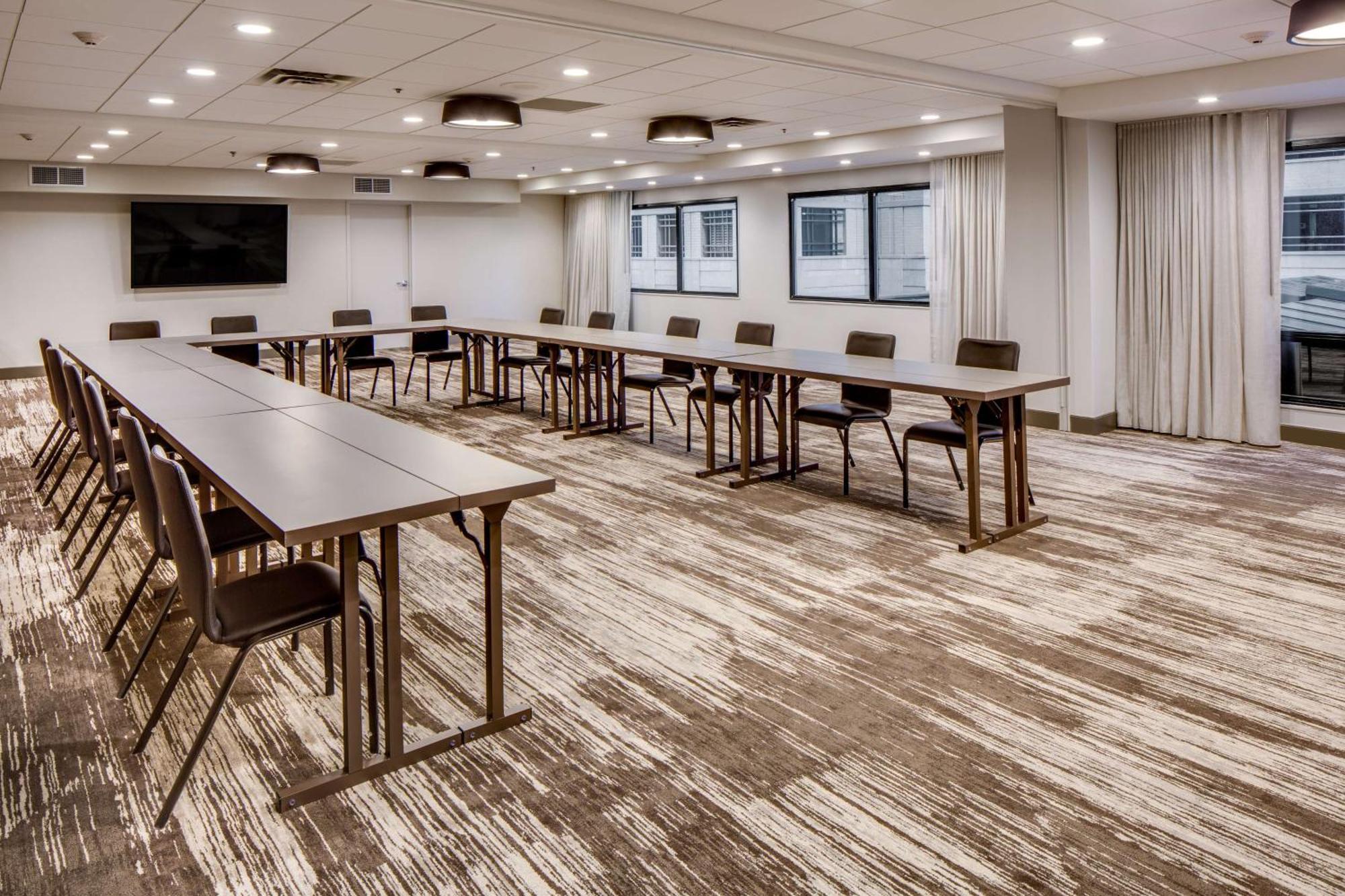Doubletree By Hilton Hotel & Suites Джърси Сити Екстериор снимка