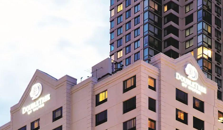 Doubletree By Hilton Hotel & Suites Джърси Сити Екстериор снимка